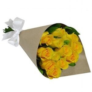 Buquê com 12 Rosas Amarelas Kraft